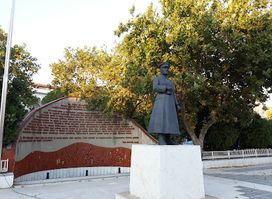 Atatürk Heykeli