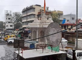 Budha Halwai (Famous Jilebi)