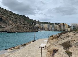 Xlendi picknick tables