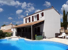 Les Pins du Phare Holiday Home