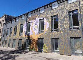 House tree - Street art