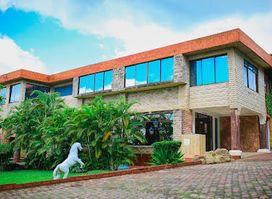 Little Acre Hotel Aburi