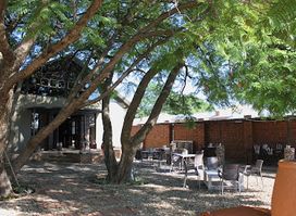 Memoirs Bar & Restaurant