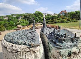 Prince of Buda and the Princess of Pest monument