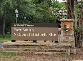 Fort Smith National Historic Site Parking