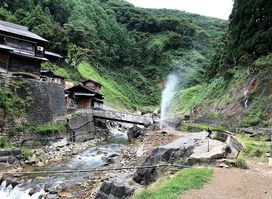 Jigokudani Valley