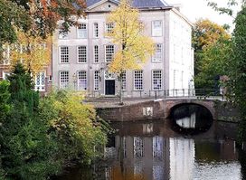 Huis met de Paarse Ruitjes