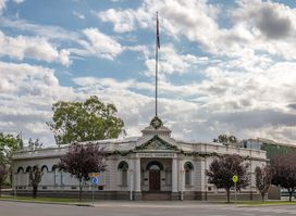 Wagga Wagga Art Gallery - National Art Glass Gallery