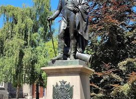 Wellington Statue
