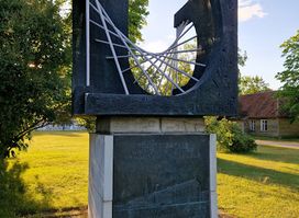 Kärdla kalevivabriku monument