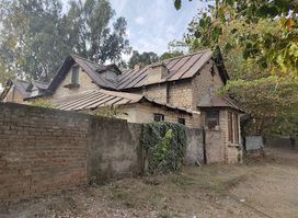 Old Lockhart House