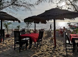 ផ្ទះខ្មែរ Otres's Steak House
