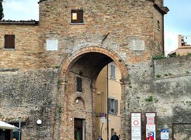 Porta Santa Lucia