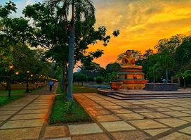 Viharamaha Devi Park Buddha Statue