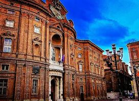 Piazza Carignano