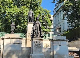 King George VI & Queen Elizabeth,The Queen Mother Memorial
