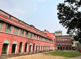 Mahishbathan Lal Bari