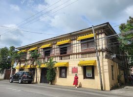 Camiña Balay nga Bato