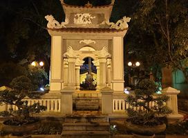 King Le Thai To's Temple