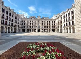 Plaza Porticada (plaza de Velarde)