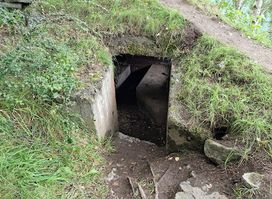 Krigsminne (war memorial - bunker)