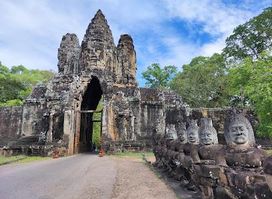 Tonle Om Gate (Southern Gate)