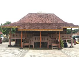 Lampoeng Traditioneel RUMAH ADAT LAMPUNG Lamban Dalom ( Rumah Adat Kebandaran Marga Balak ) "