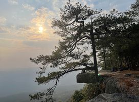 Lomsak Cliff