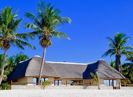 VilanCool | non-profit Beach Resort & Kite School