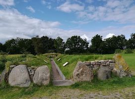 Langbett Munkwolstrup. Burial Chamber.