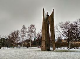 Memorial to Seafarers and the Deceased at Sea (Sculpture)