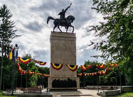Equestrian statue of Ştefan cel Mare