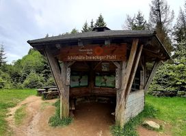 Dreieckiger Pfahl