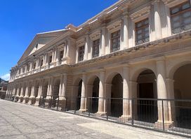 Museo de San Cristóbal MUSAC - Palacio de Gobierno