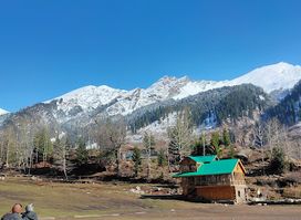 Life in Manali