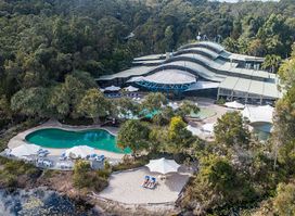 Kingfisher Bay Resort