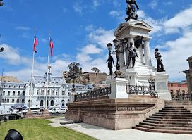 Monumento a Los Heroes de Iquique