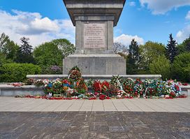 Soviet Military Cemetery - Mausoleum Park