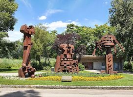 Statuen im Donaupark