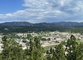 Custer Skywalk Trailhead