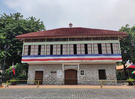 Bahay ni Dr.Jose Rizal (museo ni Rizal)