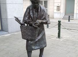 Sculpture Madame Chapeau
