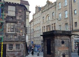 Wellhead at John Knox House