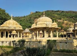 Gaitore Ki Chhatriyan