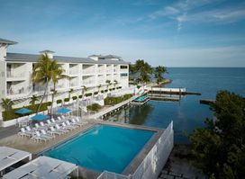 Courtyard Faro Blanco Resort