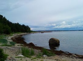 Peeter Suure merekindluse suurtükipatarei ja helgiheitja varjend