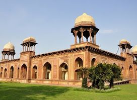 Tomb of Mariam-UZ-Zamani