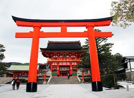 Fushimi Inari Taisha Honden (Sanctuary)