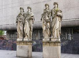Vier Karyatiden