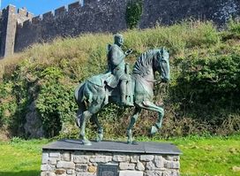 William Marshal Statue